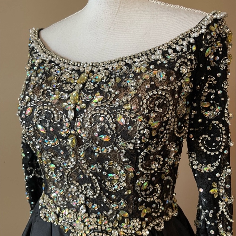 MAC DUGGAL | Black Beaded & Crystal Boat Neck Long Sleeve Ball Gown Sz 12